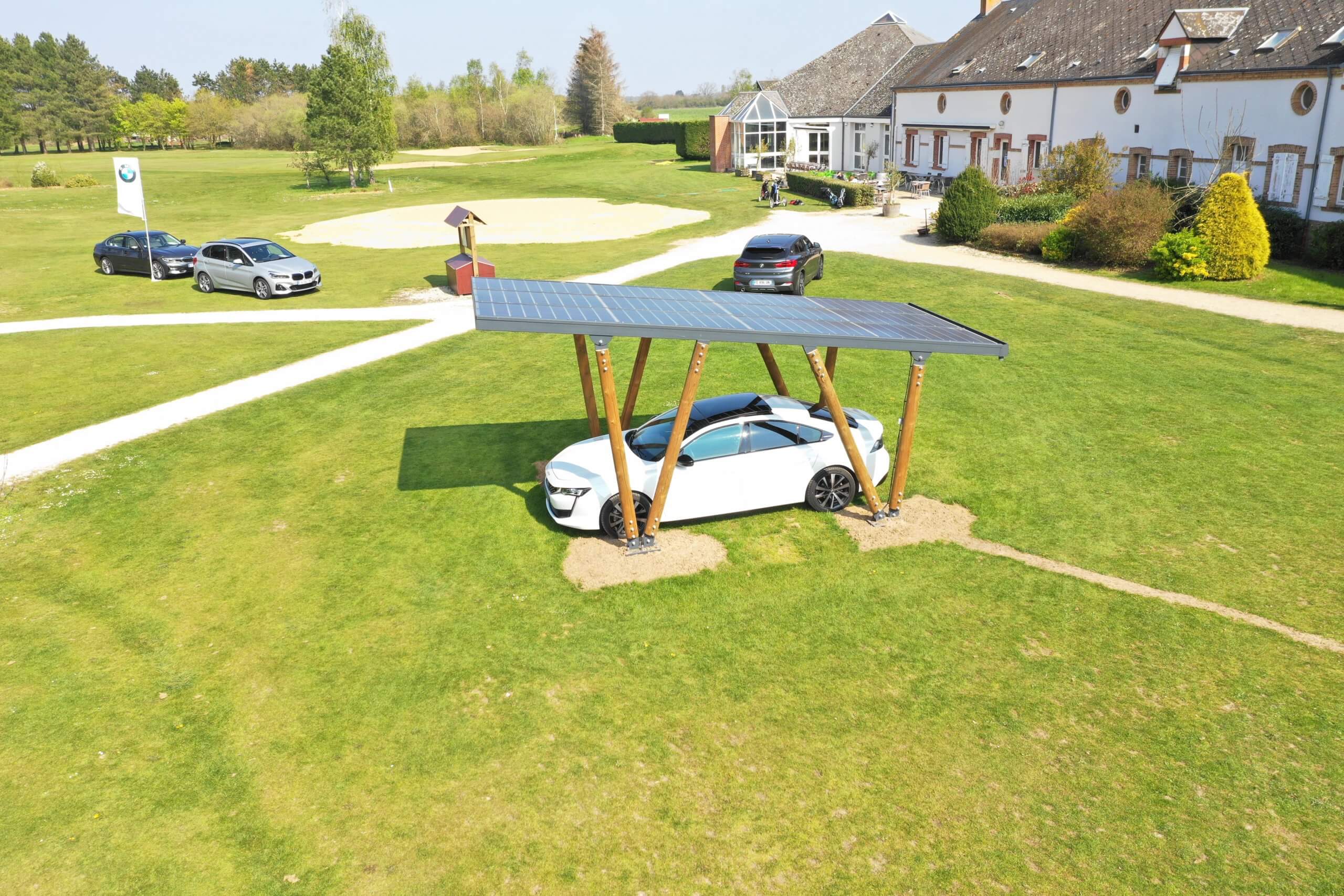 Carport abri solaire autoconsommation photovoltaïque