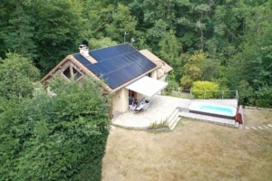 maison équipée de panneaux photovoltaïques en Yvelines par GROUPE ROY ÉNERGIE