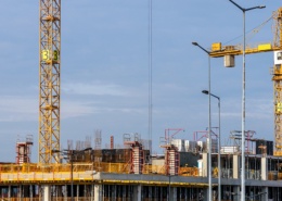 chantier de construction avec le RE 2020