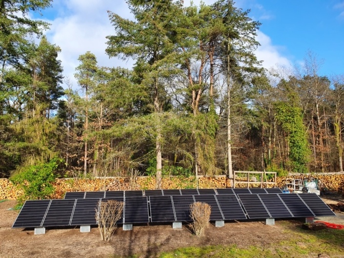 installation d'une centrale photovoltaïque au sol chez un particulier