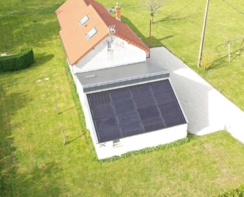 Panneaux photovoltaïques sur la toiture d'un particulier