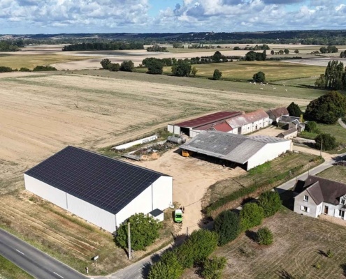 Vue aérienne d'une installation photovoltaïque par Groupe Roy énergie