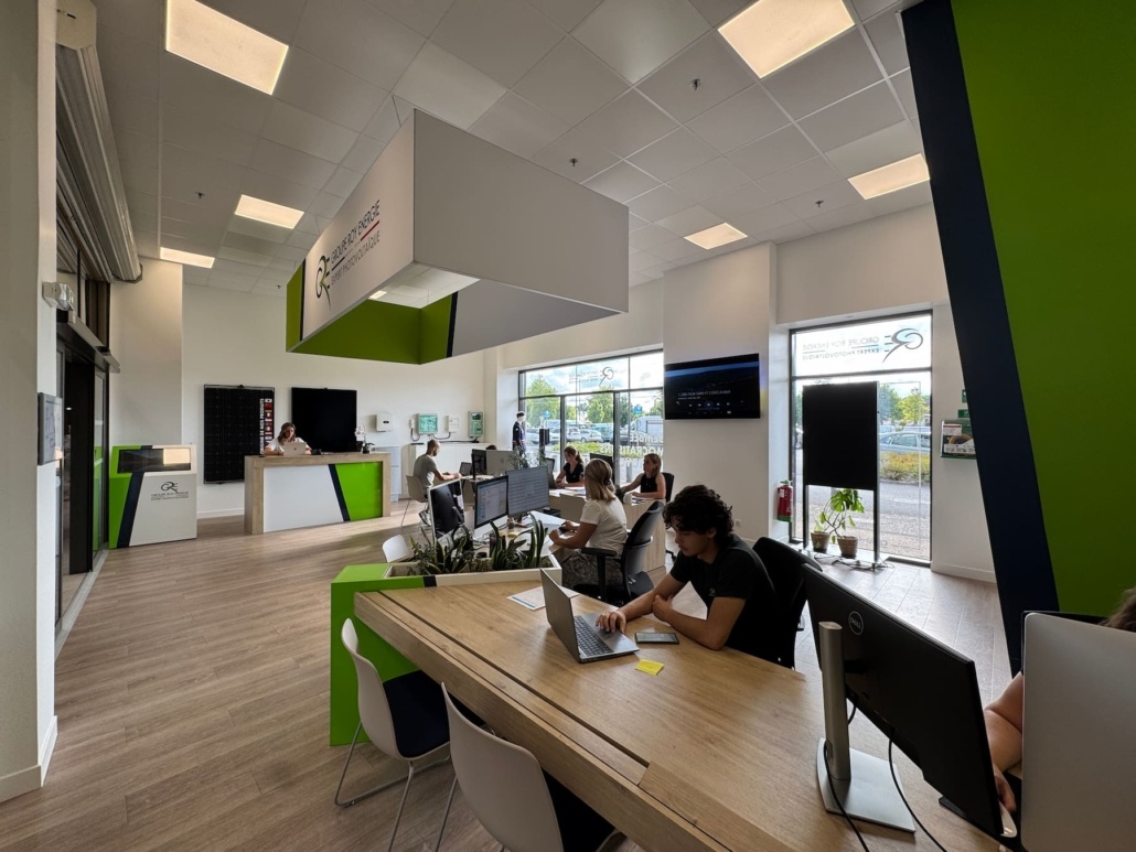 EmployésdeGroupeRoyÉnergieal'intérieurdel'agence